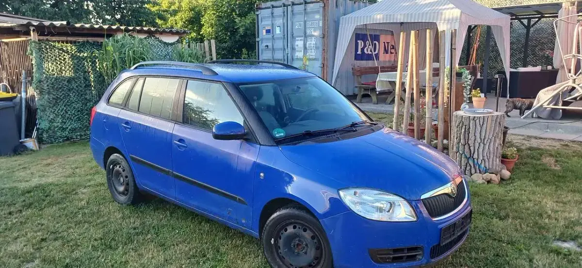 Gebraucht Skoda Fabia Ambiente 86 PS (63 kW) 2010 Blau Limousine
