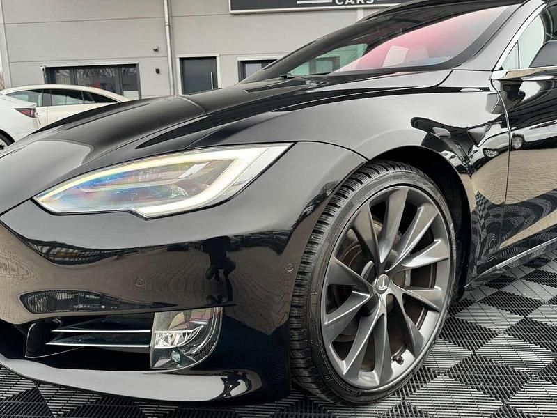 Gebraucht Tesla Model S 386 kW (525 PS) 2018 Obsidian black metallic Kleinwagen
