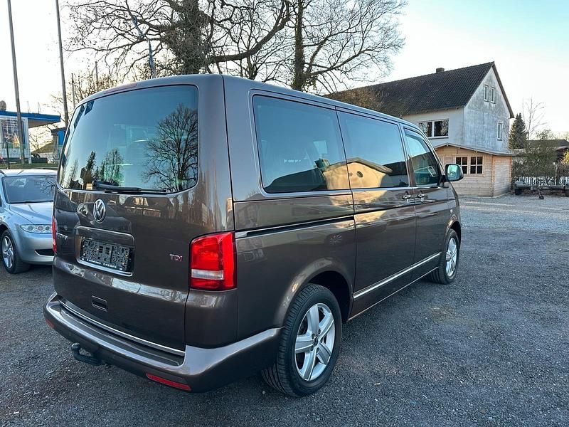 Gebraucht VW Multivan Highline 179 PS (131 kW) 2015 Toffee/graciosabraun Van