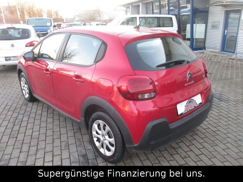 Gebraucht Citroën C3 Feel 82 PS (60 kW) 2019 Rot Limousine