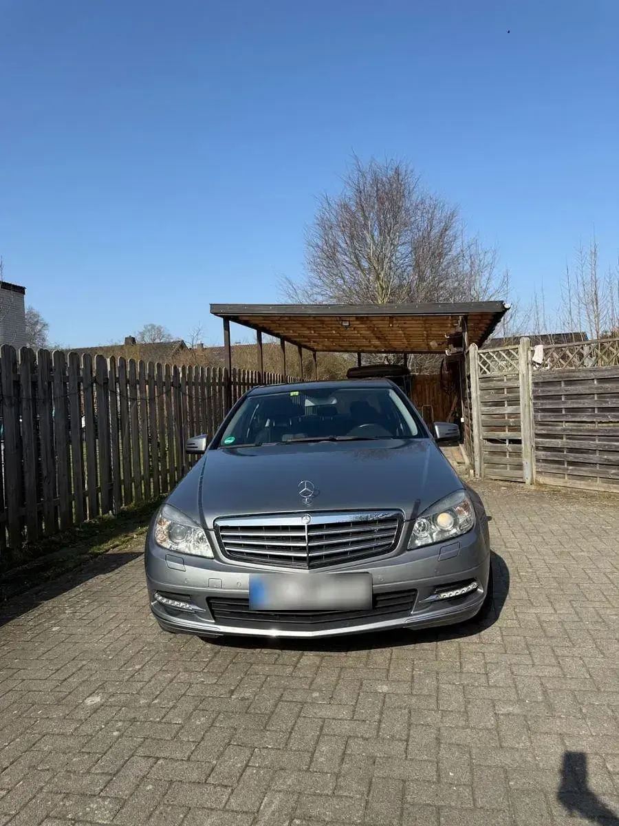 Gebraucht Mercedes C300 Elegance 231 PS (169 kW) 2010 Silber Limousine
