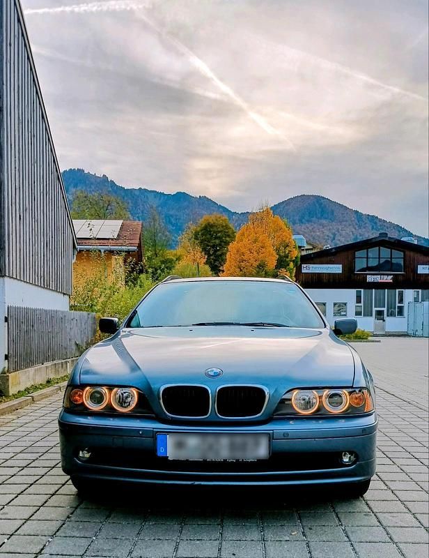 Blau Gebraucht 2000 BMW 520 Kombi | 1.590 € (Superpreis) - Bild 1/4