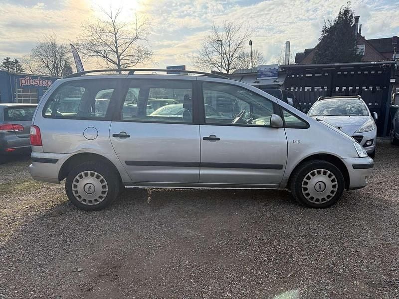 Używany Ford Galaxy Trend 116 KM (85 kW) 2005 Srebrny Minivan