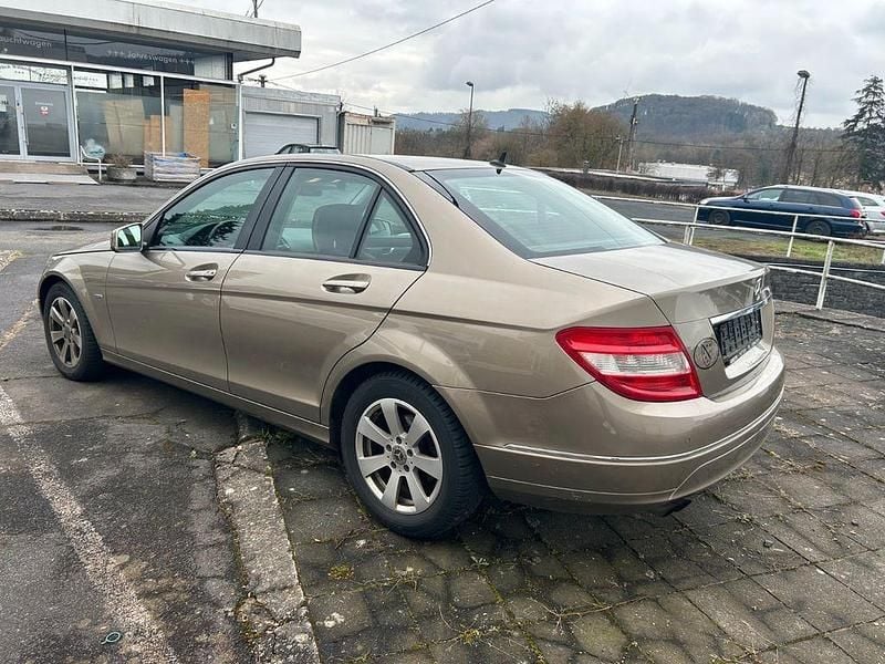 Gebraucht Mercedes C180 156 PS (114 kW) 2009 Beige Limousine