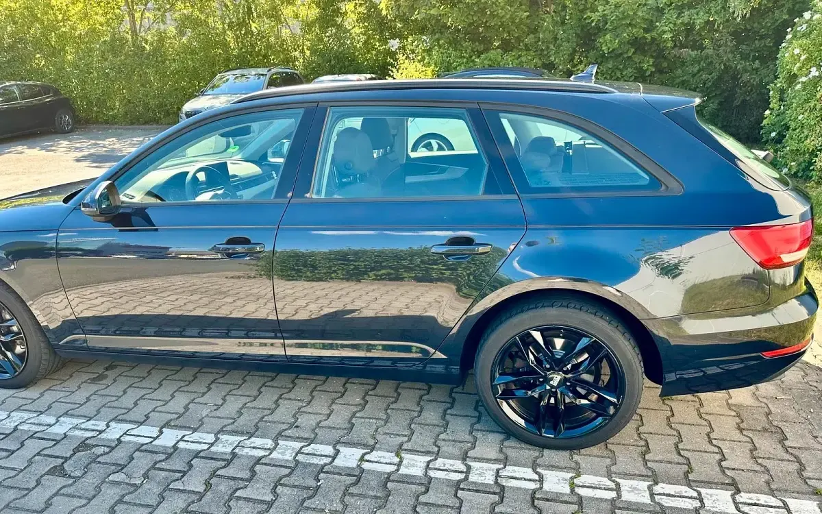 Gebraucht Audi A4 190 PS (139 kW) 2016 Blau Kombi