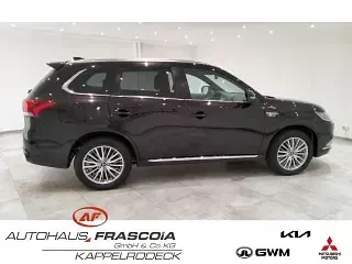 Gebraucht Mitsubishi Outlander P-HEV Plus 224 PS (164 kW) 2021 Schwarz SUV