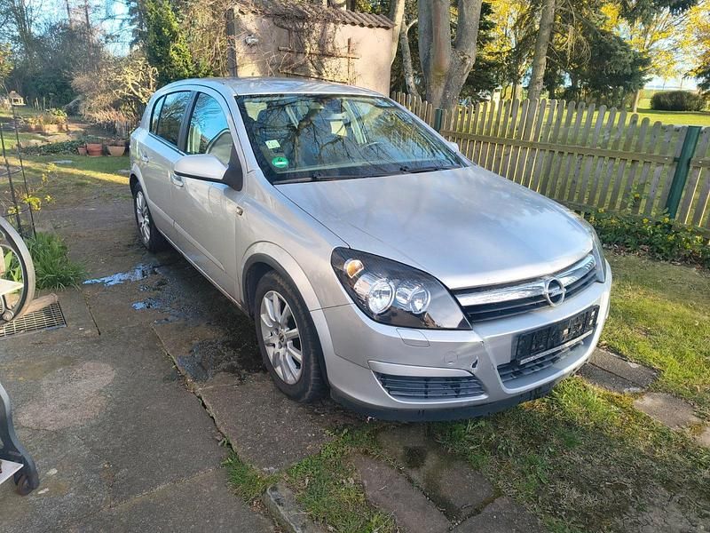 Gebraucht Opel Astra 125 PS (91 kW) 2004 Grau Limousine