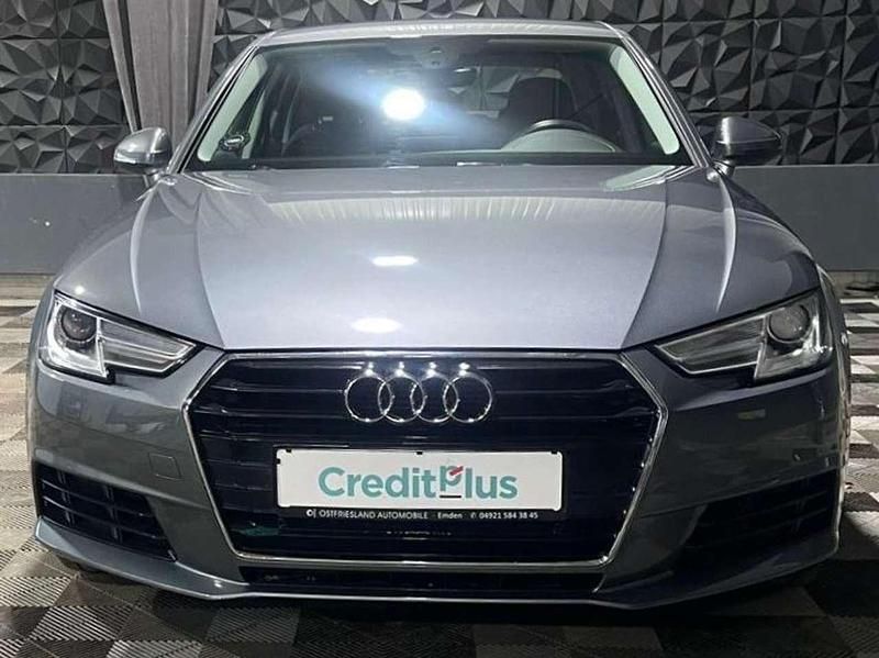 Gebraucht Audi A4 Comfort 150 PS (110 kW) 2016 Grau Limousine