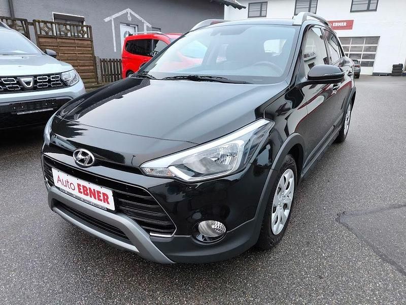 Schwarz Gebraucht 2020 Hyundai i20 Active Limousine | 12.290 € (Fairer Preis) - Bild 1/4