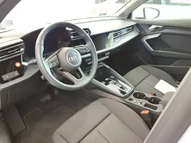 Gebraucht Audi A3 Advanced Plus 150 PS (110 kW) 2025 Gletscherweiß metallic Limousine