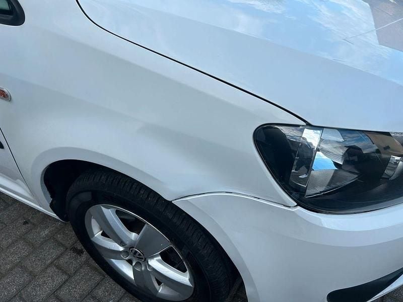 Second-hand VW Caddy Maxi 140 CP (102 kW) 2013 Alb Monovolum