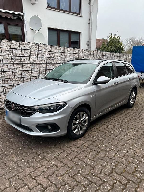 Gebraucht Fiat Tipo 120 PS (88 kW) 2016 Silber Kombi
