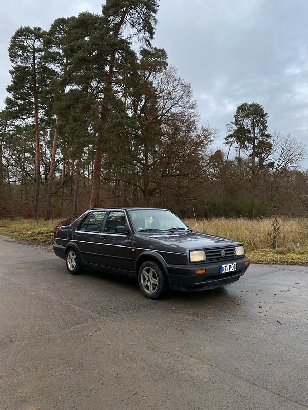 Gebraucht VW Jetta 90 PS (66 kW) 1991 Grau Limousine