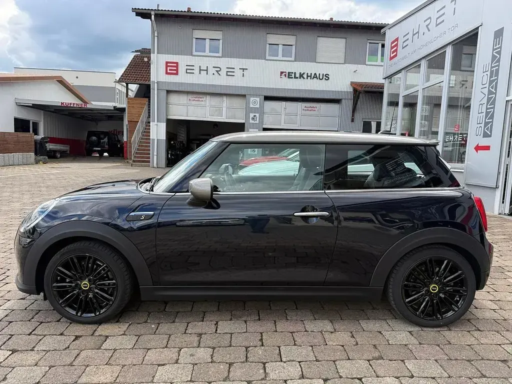 Gebraucht Mini Cooper SE Classic 135 kW (184 PS) 2022 Schwarz Kleinwagen