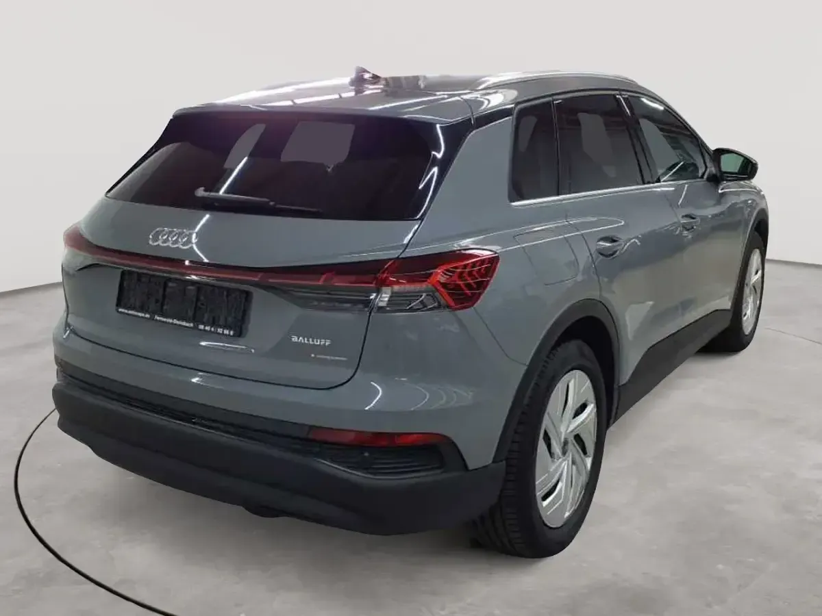 Gebraucht Audi Q4 e-tron Ambiente 150 kW (204 PS) 2023 Kieselgrau SUV