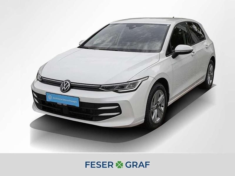 Pure white Gebraucht 2024 VW Golf VIII Life Limousine | 26.440 € (Fairer Preis) - Bild 1/2
