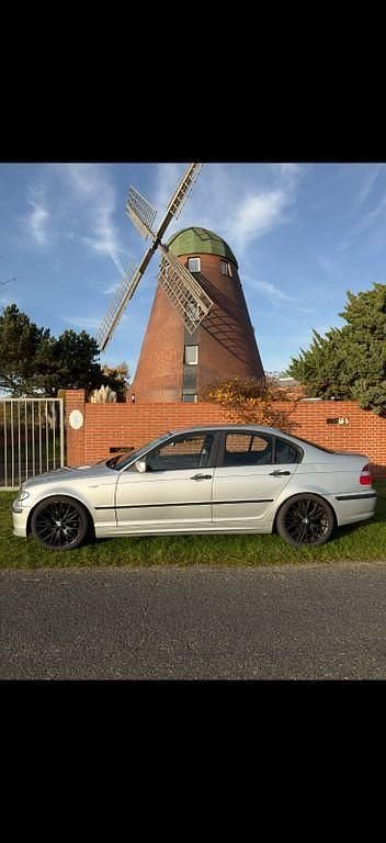 Silber Gebraucht 2004 BMW 320 Performance Limousine | 2.600 € (Guter Preis) - Bild 1/4