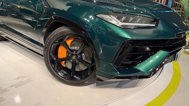 Gebraucht Lamborghini Urus 666 PS (489 kW) 2023 Grün SUV