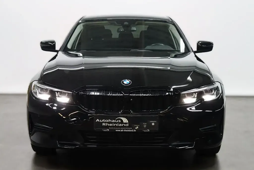 Gebraucht BMW 318 Advantage 150 PS (110 kW) 2019 Schwarz Limousine