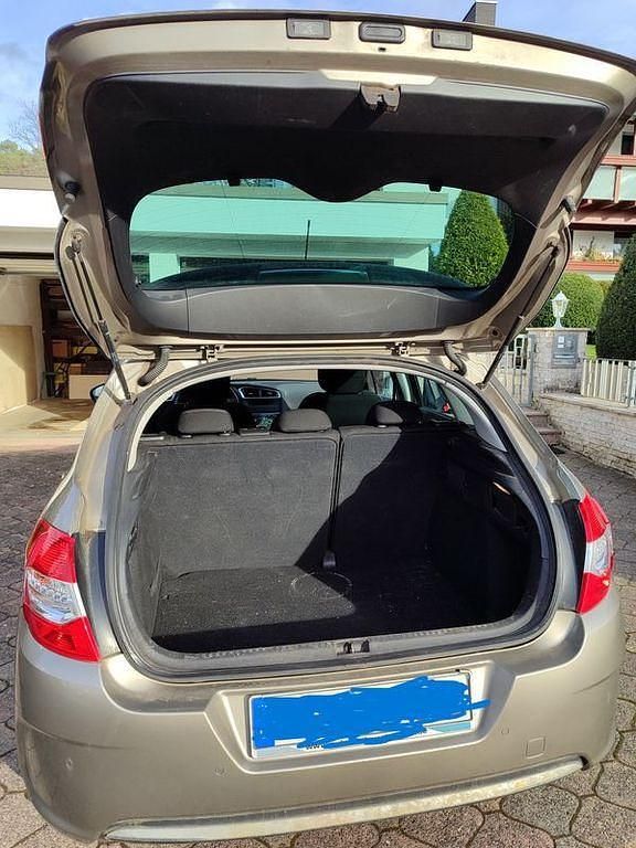 Gebraucht Citroën C4 Tendance 120 PS (88 kW) 2011 Beige Limousine