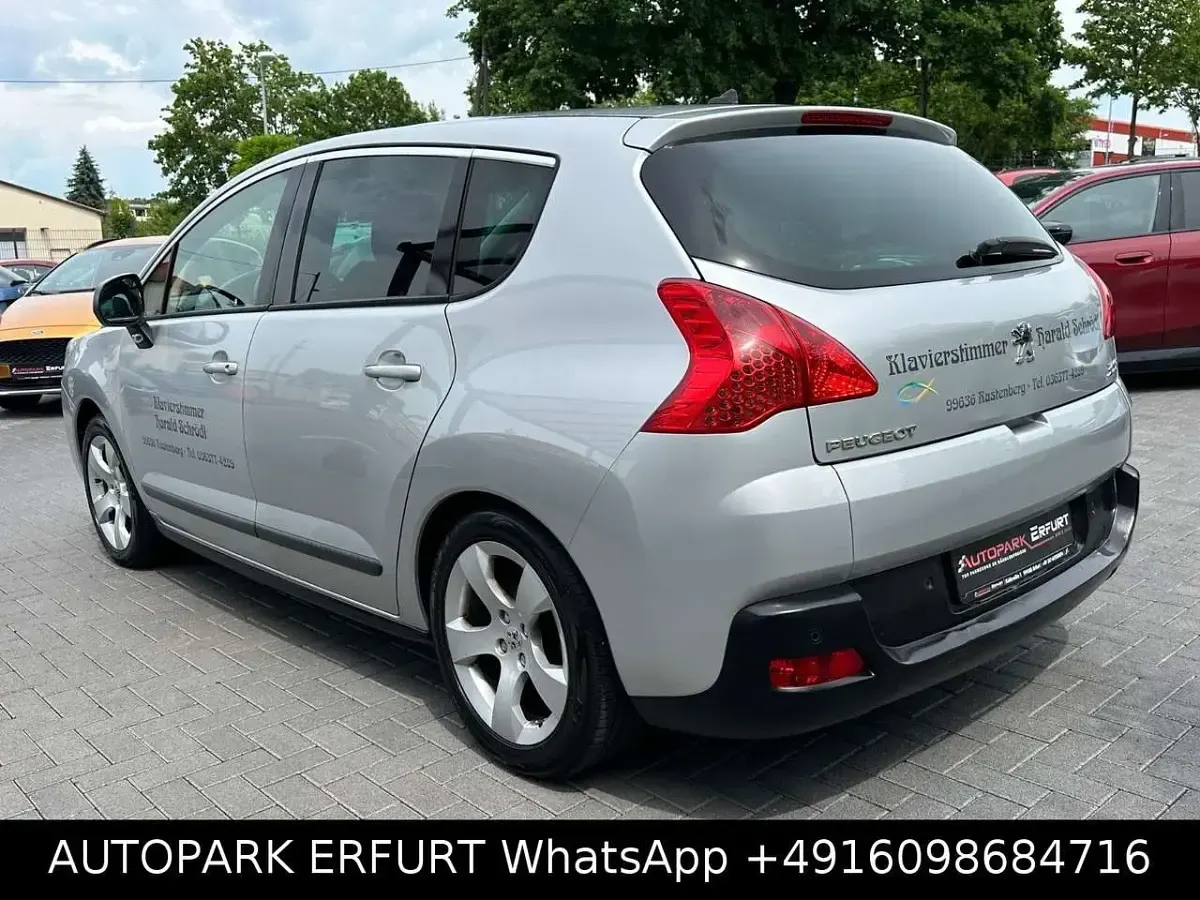 Gebraucht Peugeot 3008 Active 156 PS (114 kW) 2011 Silber Kombi