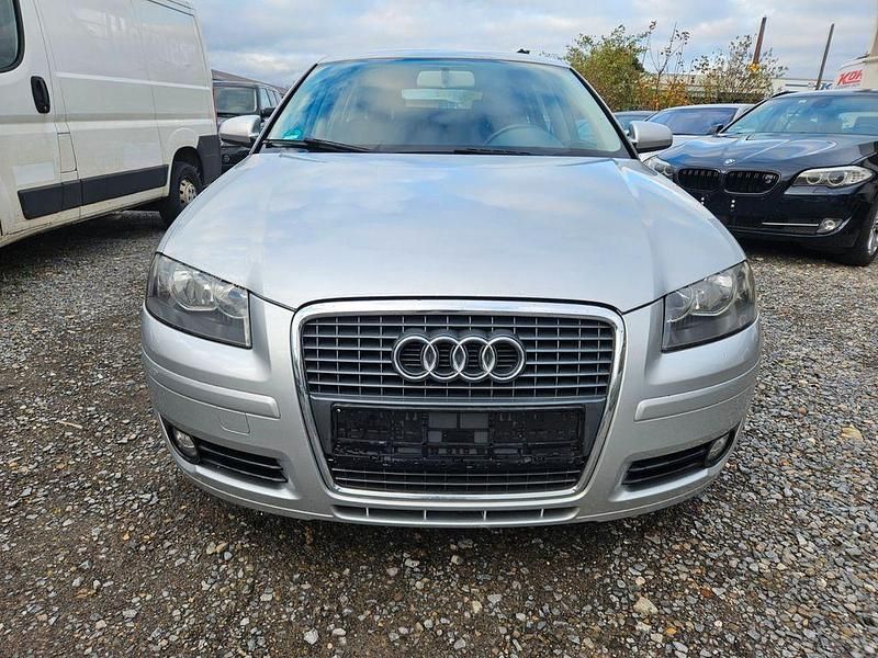 Silber Gebraucht 2007 Audi A3 Sportback Ambition Kleinwagen | 3.499 € (Fairer Preis) - Bild 1/4