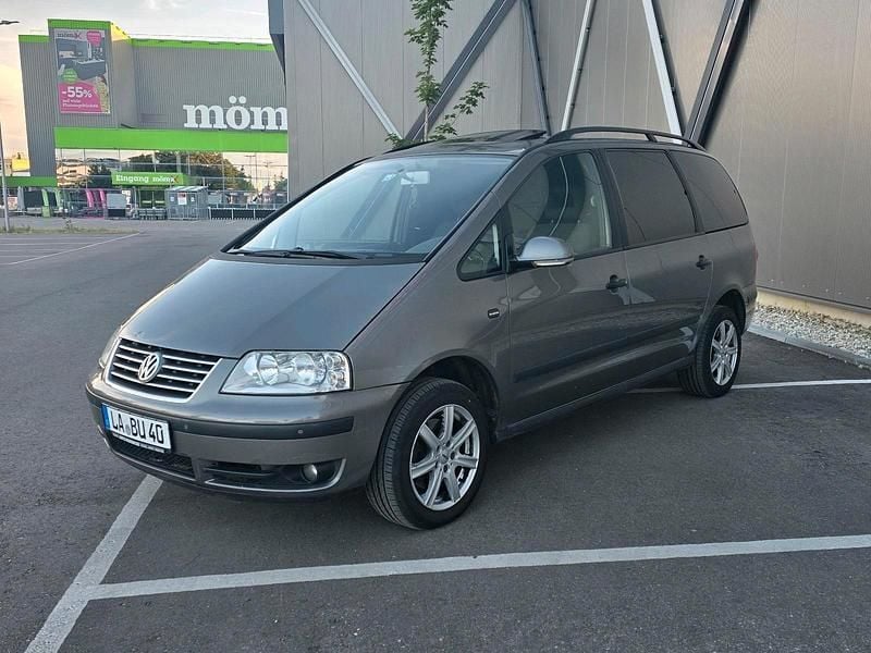 Braun Gebraucht 2007 VW Sharan Van / Kleinbus | 2.850 € (Fairer Preis) - Bild 1/4