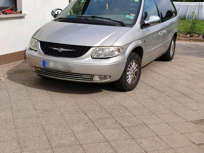 Silber Gebraucht 2003 Chrysler Voyager Van / Kleinbus | 3.200 € - Bild 1/4