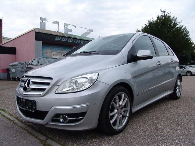 Polarsilber metalliclack Gebraucht 2010 Mercedes B200 Van / Kleinbus | 5.990 € (Fairer Preis) - Bild 1/4