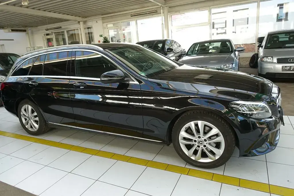 Gebraucht Mercedes C220 194 PS (142 kW) 2018 Schwarz Kombi
