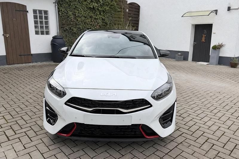 Gebraucht Kia ProCeed GT GT 204 PS (150 kW) 2022 Weiß Kleinwagen