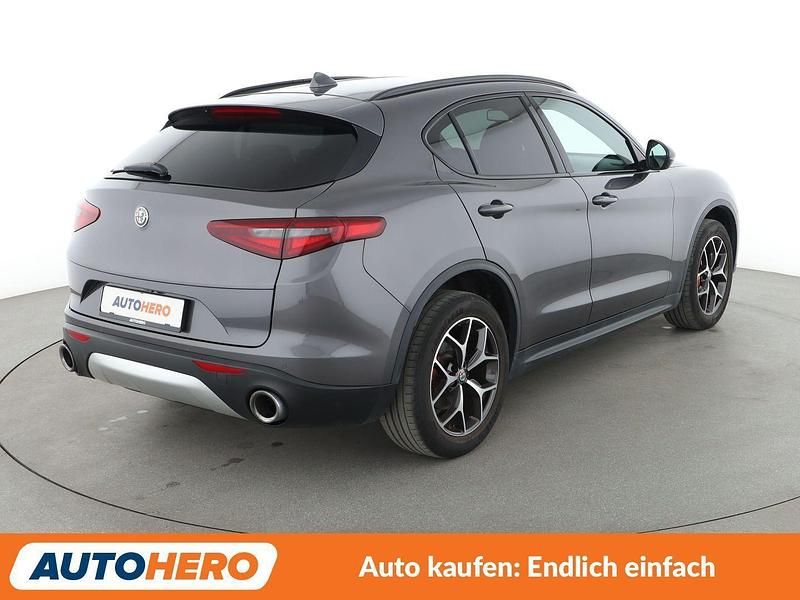 Gebraucht Alfa Romeo Stelvio Super 200 PS (147 kW) 2018 Silber SUV
