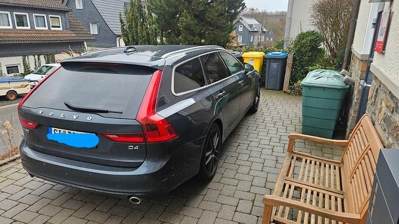 Gebraucht Volvo V90 Momentum 190 PS (139 kW) 2017 Kombi