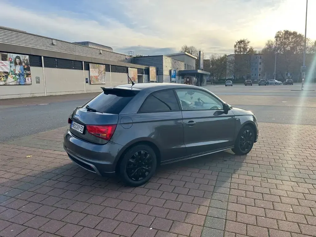 Gebraucht Audi A1 S-Line 143 PS (105 kW) 2012 Grau Kleinwagen