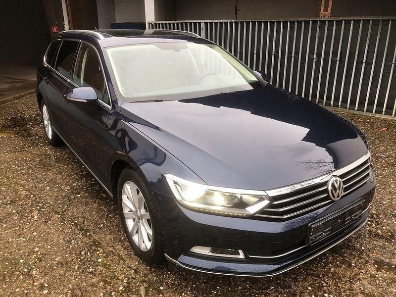 Gebraucht VW Passat Highline 190 PS (139 kW) 2016 Blau Kombi