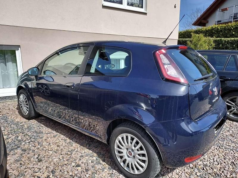 Gebraucht Fiat Grande Punto 69 PS (50 kW) 2014 Blau Kleinwagen