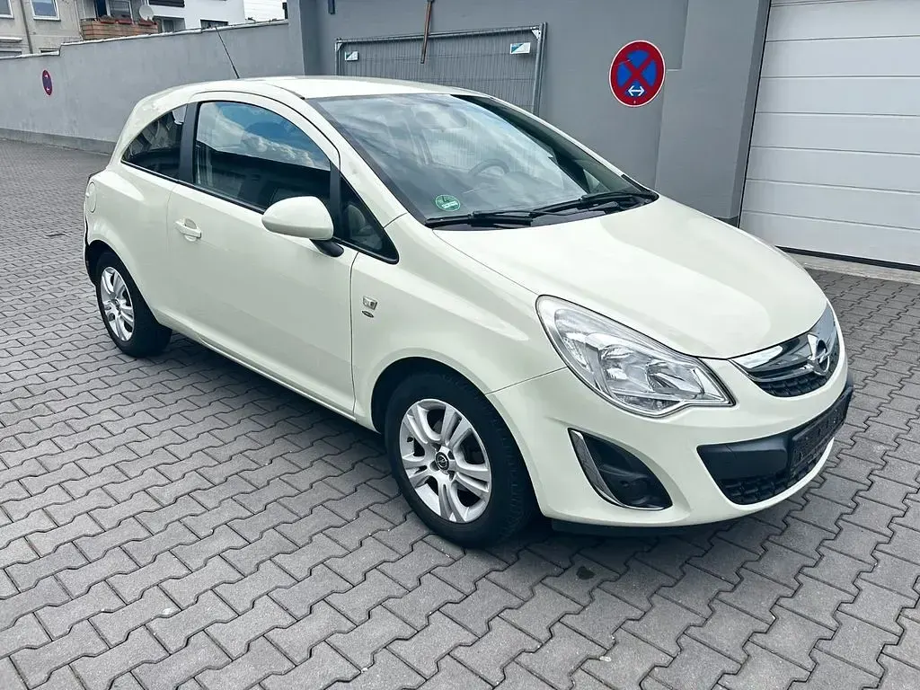 Gebraucht Opel Corsa Satellite 87 PS (63 kW) 2011 Weiß Kleinwagen