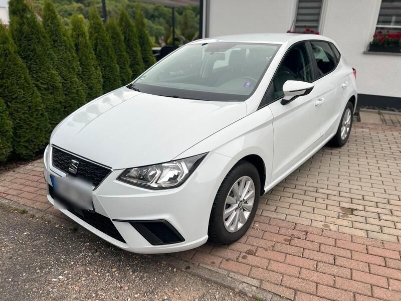 Weiß Gebraucht 2018 Seat Ibiza Style Limousine | 6.800 € (Fairer Preis) - Bild 1/4