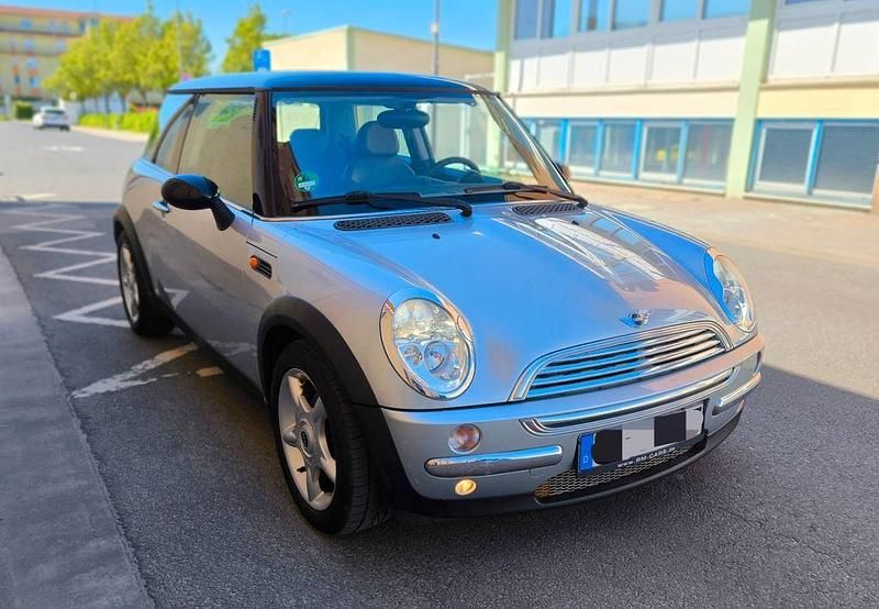Usado Mini Cooper 116 HP (85 kW) 2003 Prateado Citadino