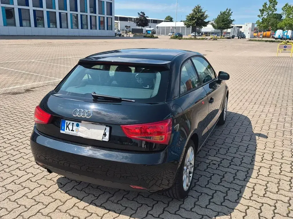 Gebraucht Audi A1 Ambition 90 PS (66 kW) 2013 Schwarz Kleinwagen