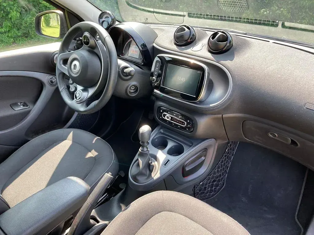 Gebraucht Smart ForFour 90 PS (66 kW) 2019 Schwarz Kleinwagen