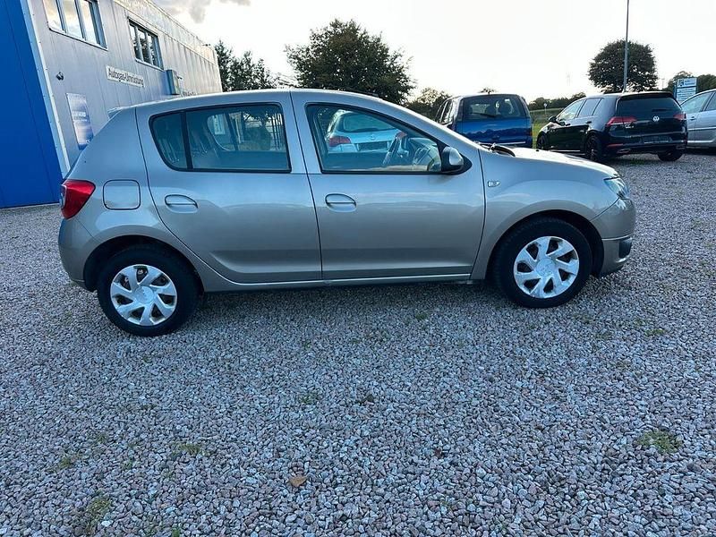 Gebraucht Dacia Sandero Lauréate 90 PS (66 kW) 2014 Braun Kleinwagen