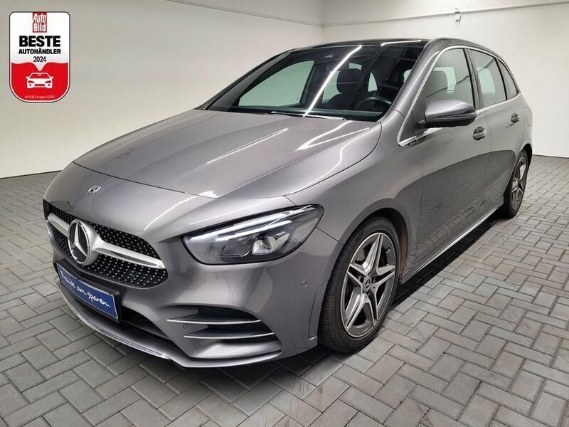 Grau (mountaingraumet.) Gebraucht 2019 Mercedes B200 AMG line Van / Kleinbus | 26.480 € (Fairer Preis) - Bild 1/4