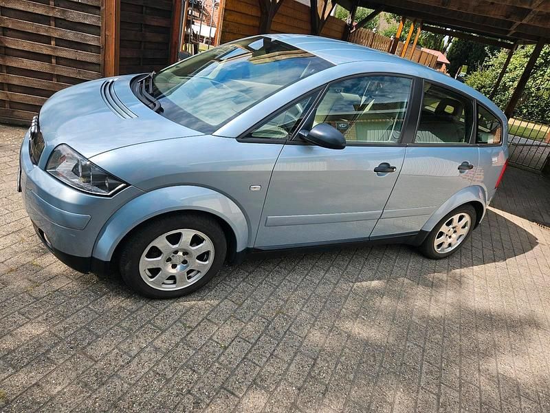 Blau Gebraucht 2001 Audi A2 Kleinwagen | 2.750 € (Fairer Preis) - Bild 1/4