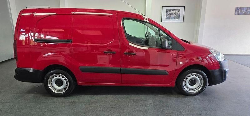 Rot Gebraucht 2017 Peugeot Partner Premium Van / Kleinbus | 6.900 € (Fairer Preis) - Bild 1/4