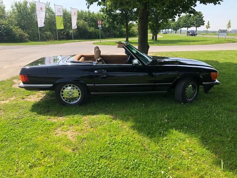 Gebraucht Mercedes 560 227 PS (166 kW) 1988 Schwarz Cabrio