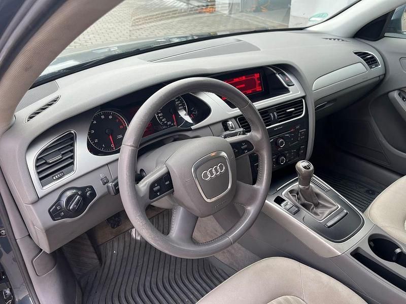 Gebraucht Audi A4 Ambiente 160 PS (117 kW) 2008 Grau Kombi