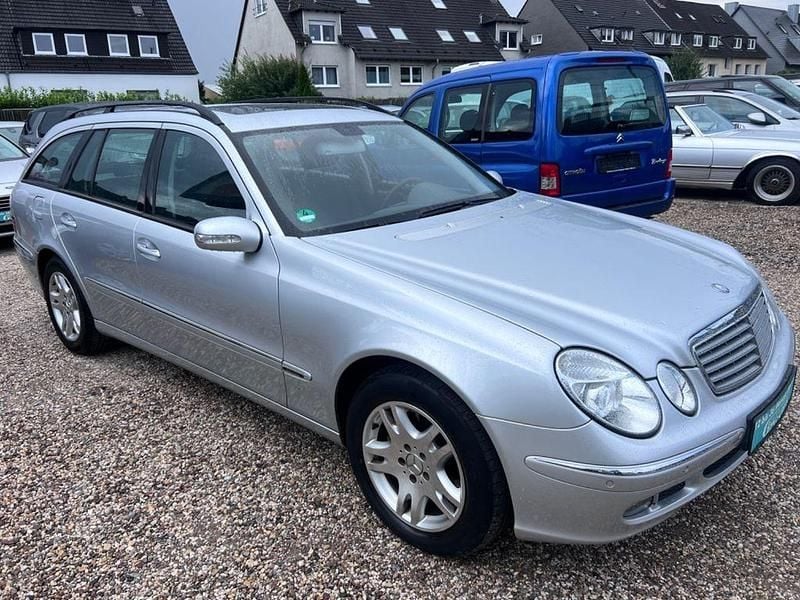 Iridiumsilber metalliclack Gebraucht 2007 Mercedes E200 Kombi | 4.800 € (Fairer Preis) - Bild 1/4