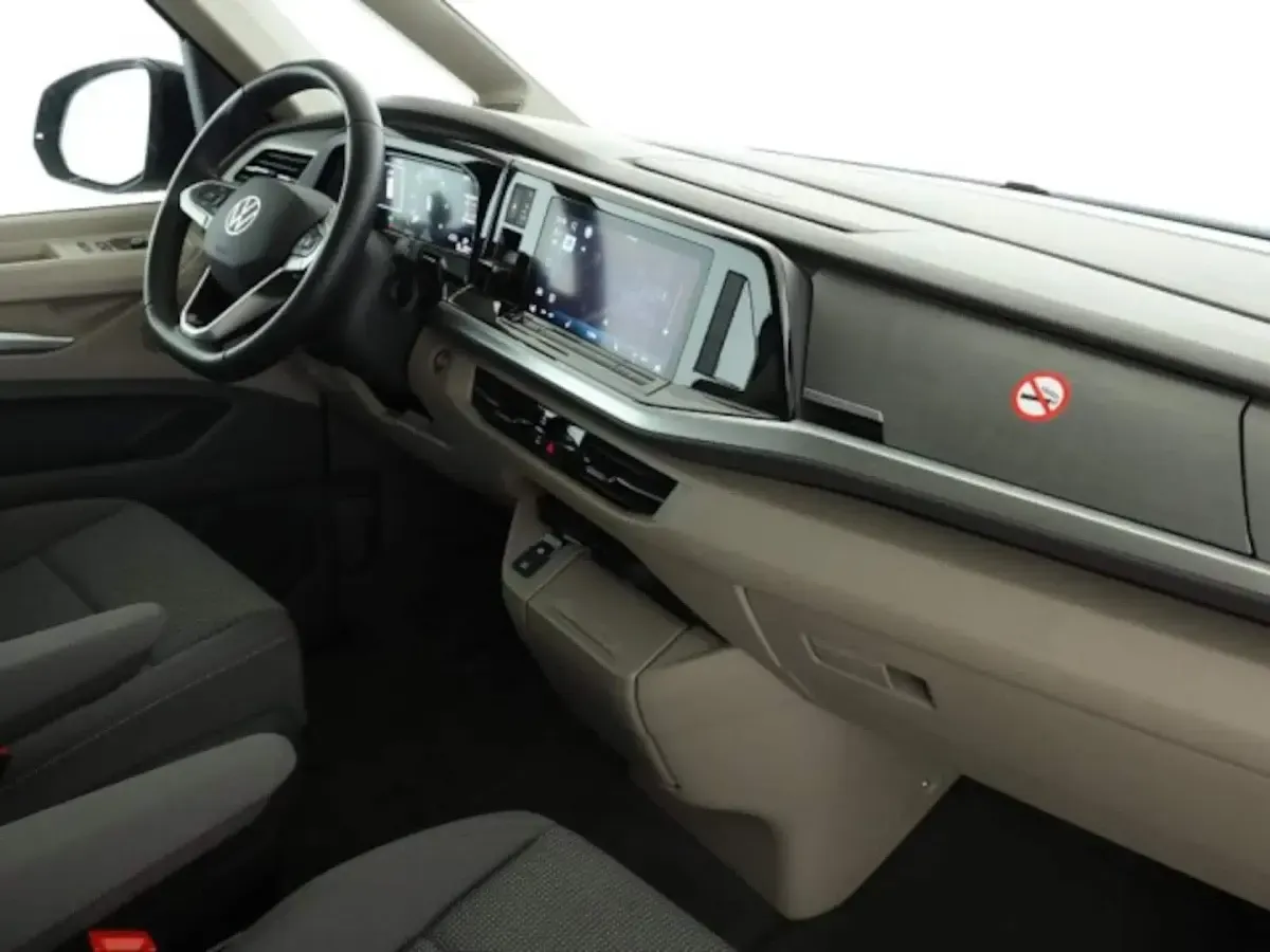 Second-hand VW Multivan Life 150 CP (110 kW) 2025 Monovolum