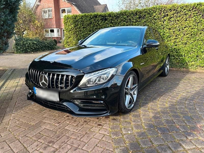 Schwarz Gebraucht 2017 Mercedes C63S AMG AMG Coupé | 32.799 € (Superpreis) - Bild 1/4